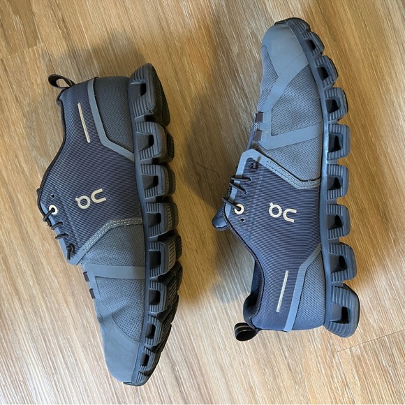 On Running Men's Cloud Waterproof Shoes blue navy 8.5 - Picture 10 of 11